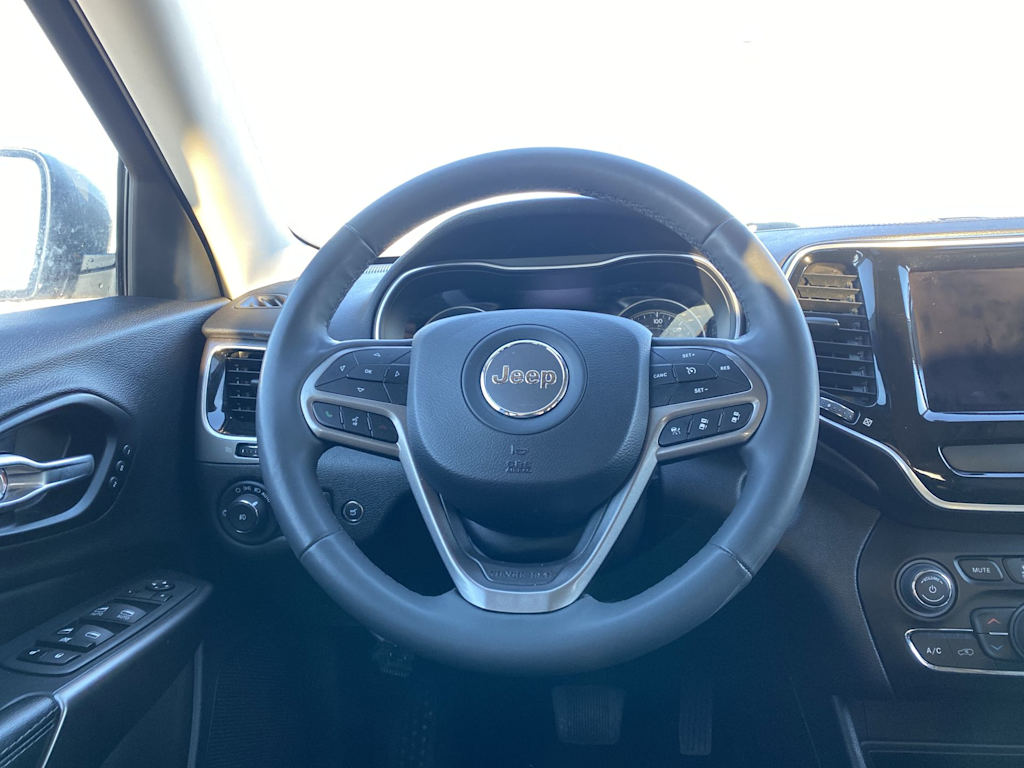 Thumbnail: 2022 Jeep Cherokee - 11