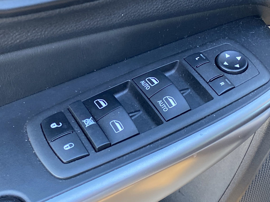 Thumbnail: 2022 Jeep Cherokee - 24