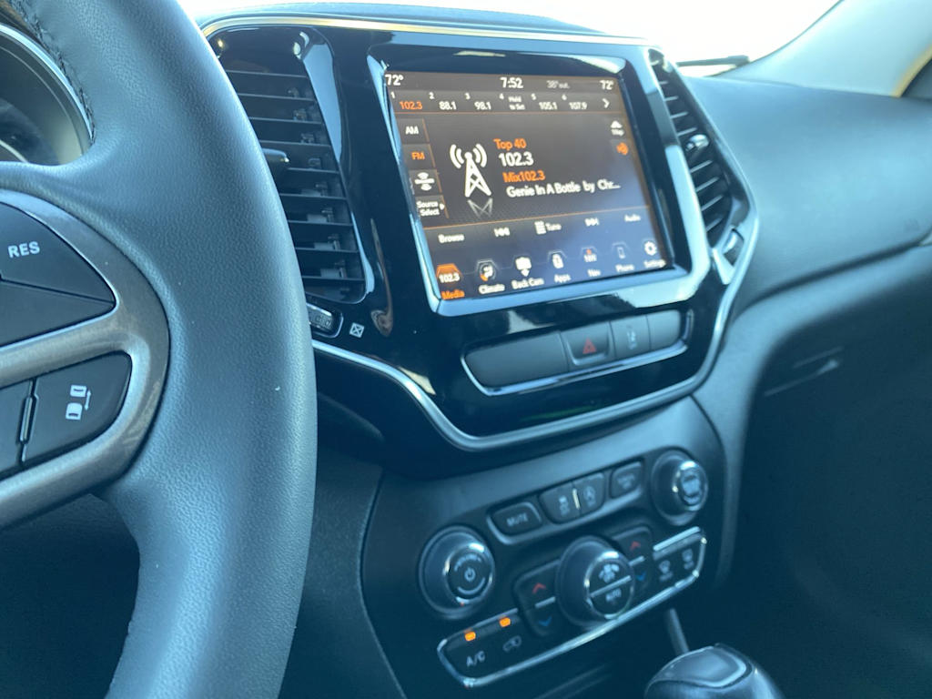 Thumbnail: 2022 Jeep Cherokee - 12