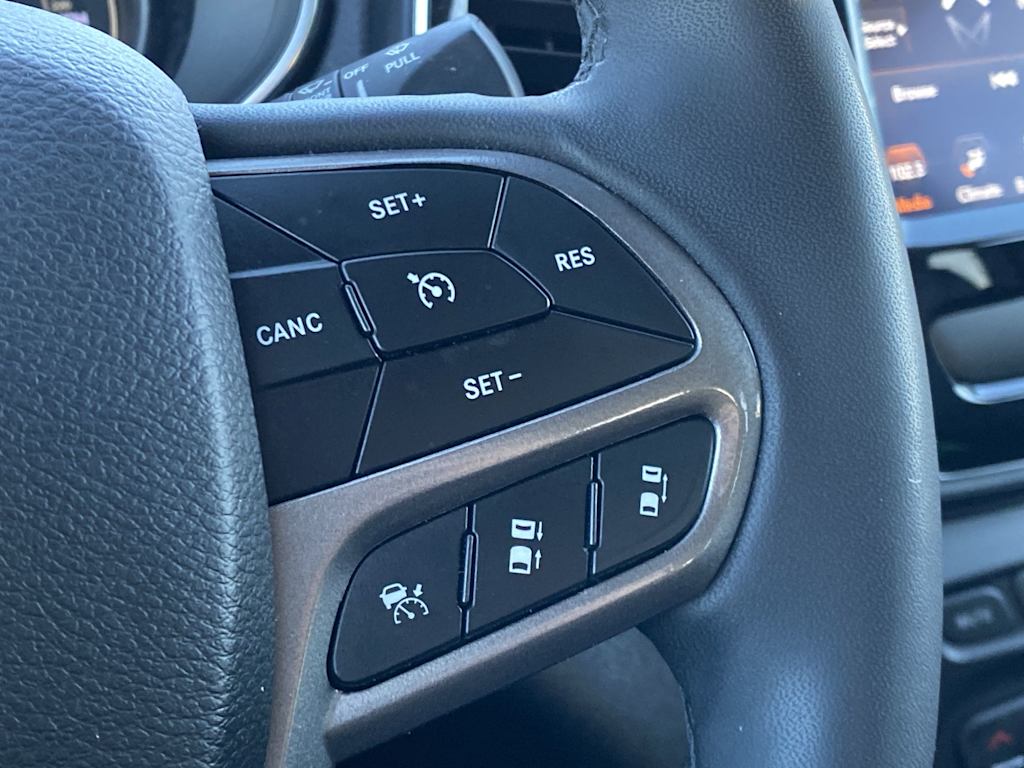 Thumbnail: 2022 Jeep Cherokee - 33