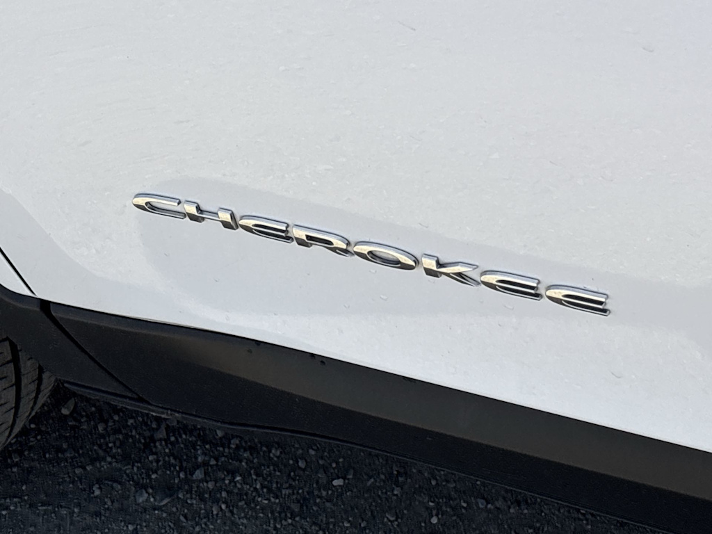 Thumbnail: 2022 Jeep Cherokee - 7