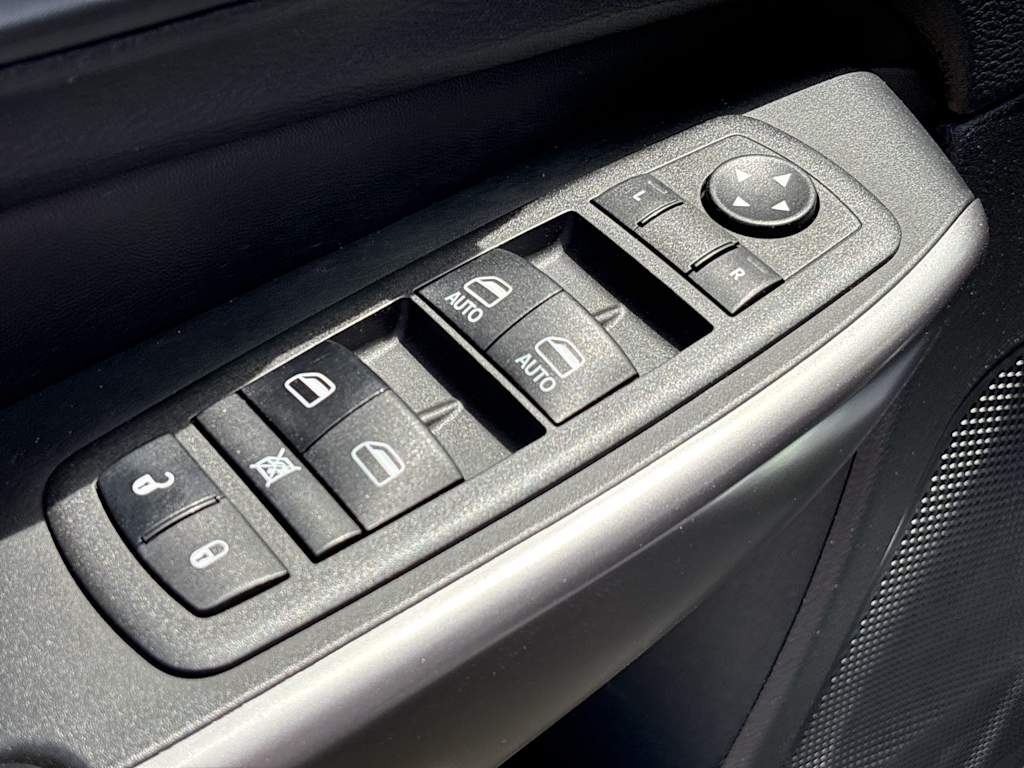 Thumbnail: 2022 Jeep Cherokee - 25