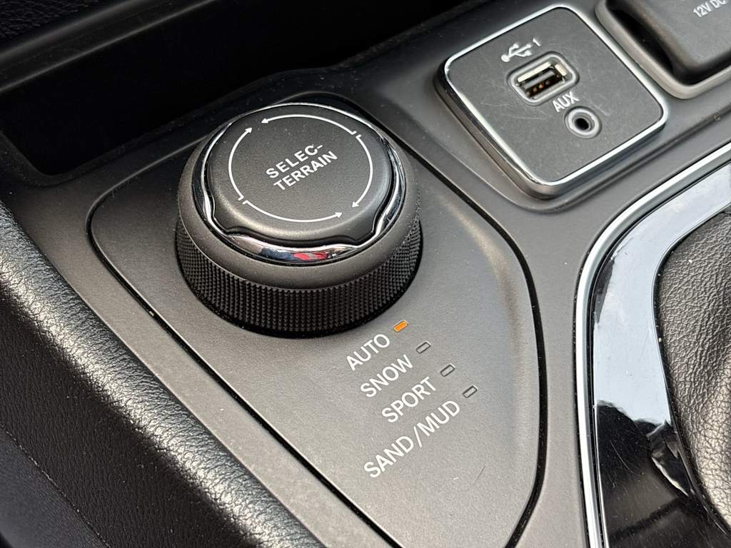 Thumbnail: 2022 Jeep Cherokee - 29