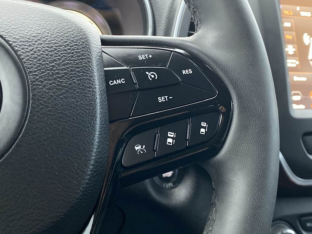 Thumbnail: 2023 Jeep Cherokee - 24