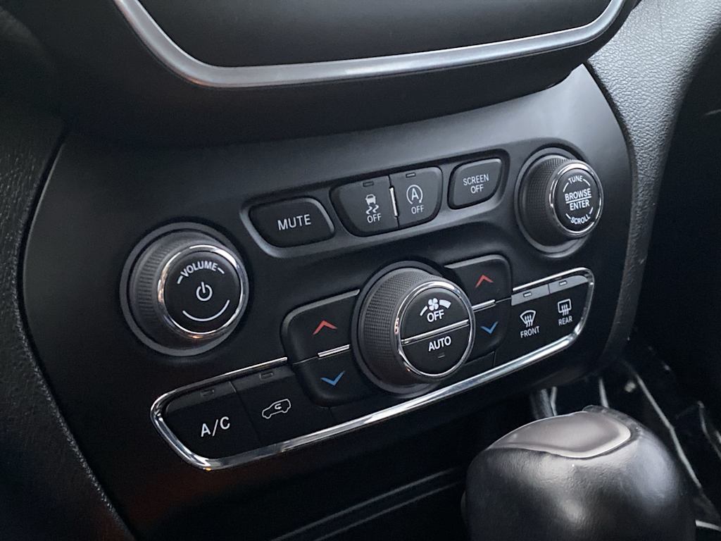 Thumbnail: 2023 Jeep Cherokee - 26