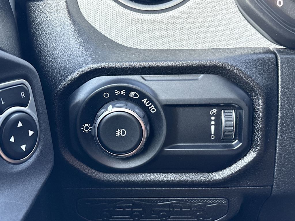 Thumbnail: 2024 Jeep Wrangler - 27