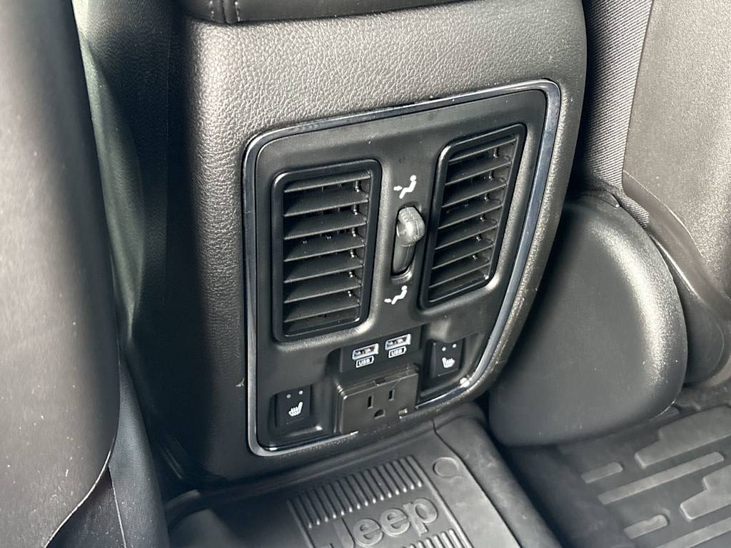 Thumbnail: 2021 Jeep Grand Cherokee - 37