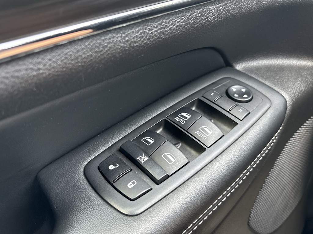 Thumbnail: 2021 Jeep Grand Cherokee - 25
