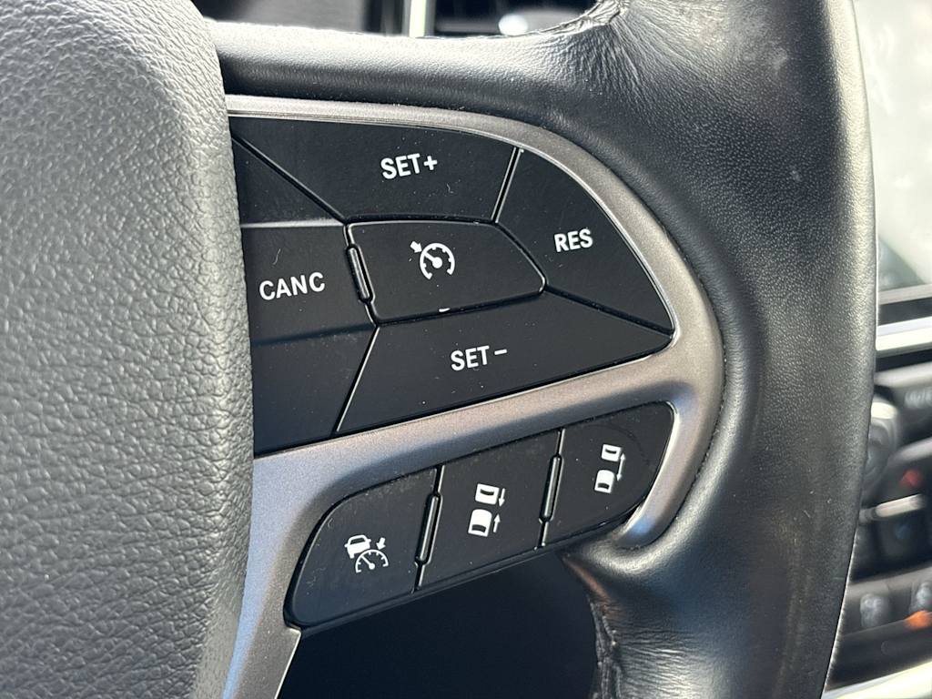 Thumbnail: 2021 Jeep Grand Cherokee - 35