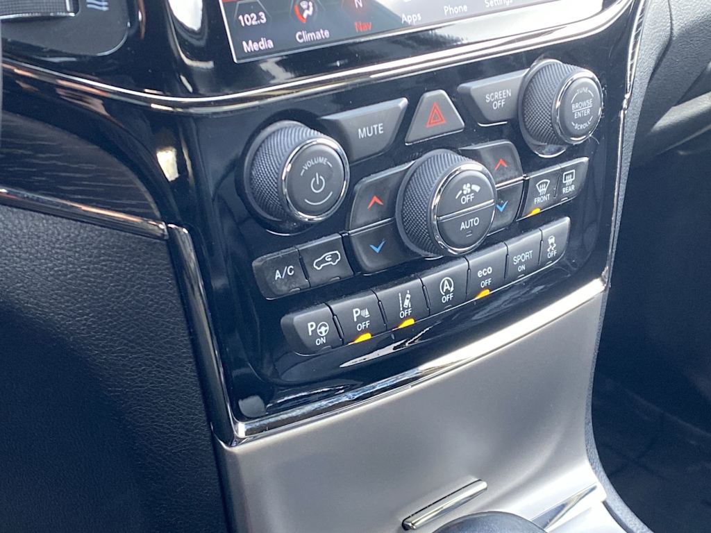 Thumbnail: 2020 Jeep Grand Cherokee - 28