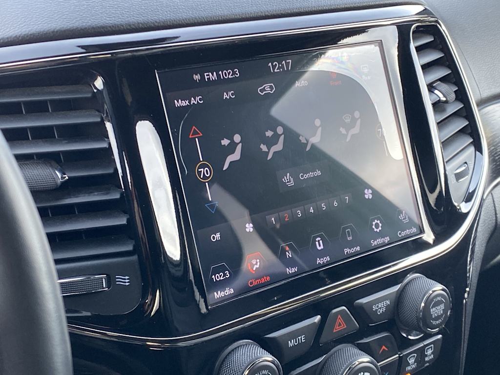 Thumbnail: 2020 Jeep Grand Cherokee - 29