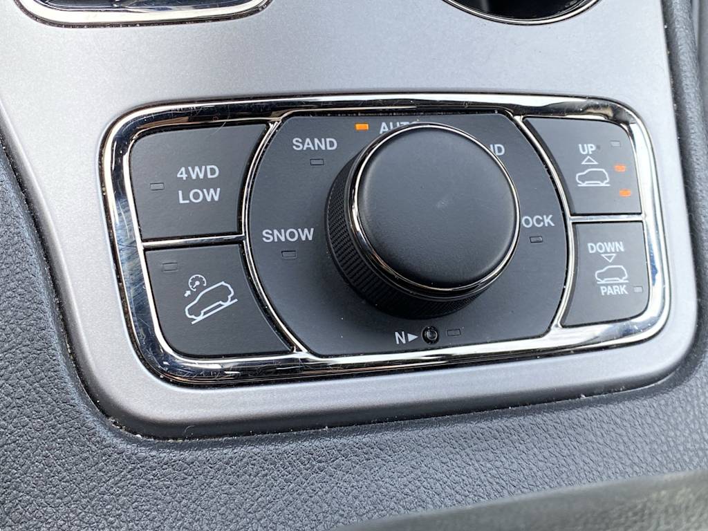 Thumbnail: 2020 Jeep Grand Cherokee - 31