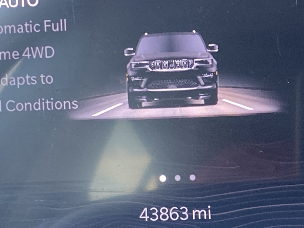 Thumbnail: 2022 Jeep Grand Cherokee - 9