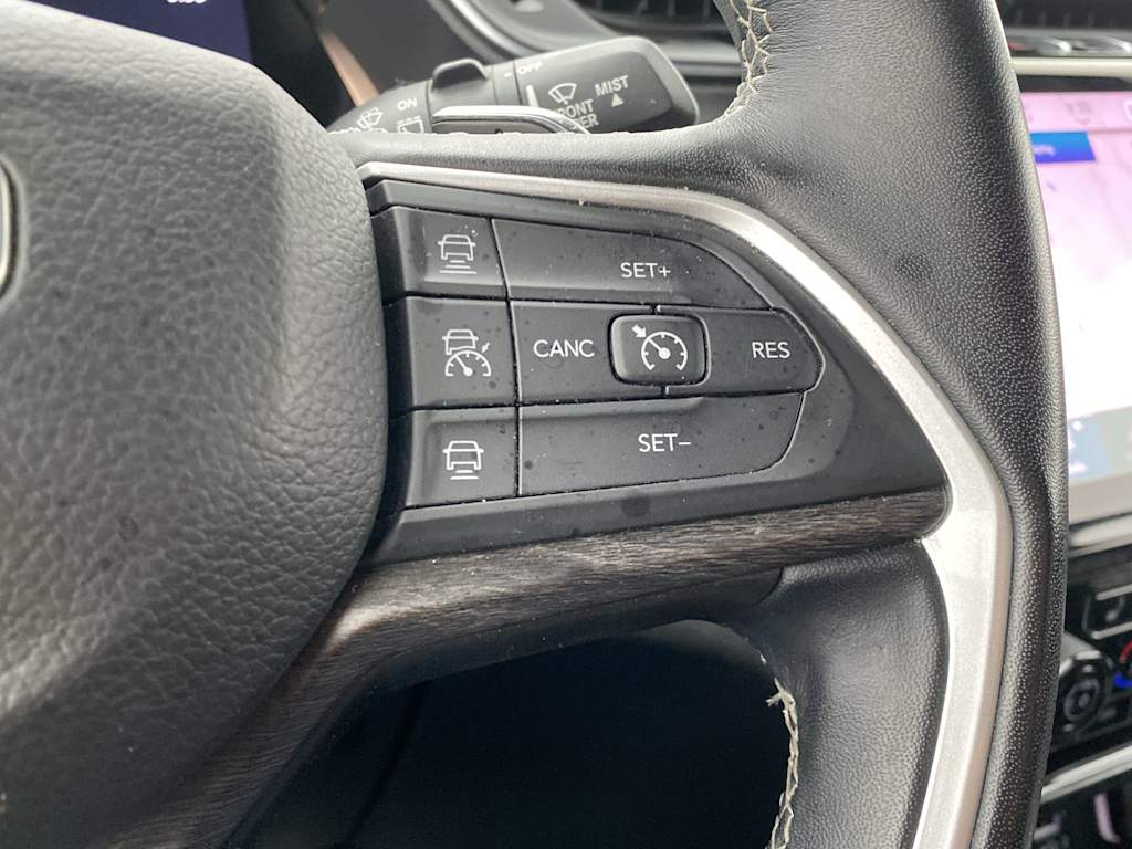 Thumbnail: 2022 Jeep Grand Cherokee - 24