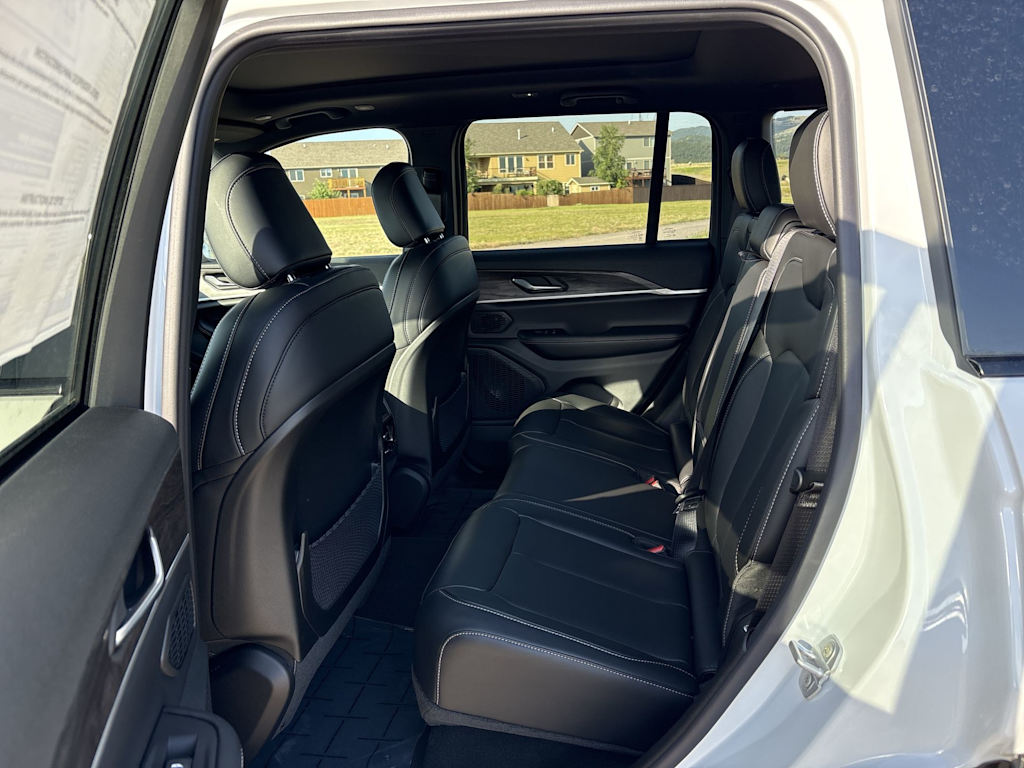 Thumbnail: 2026 Jeep Grand Cherokee - 37