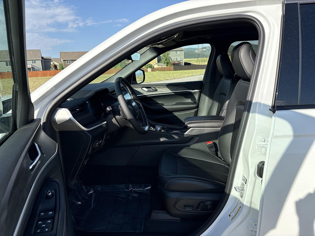 Thumbnail: 2026 Jeep Grand Cherokee - 9
