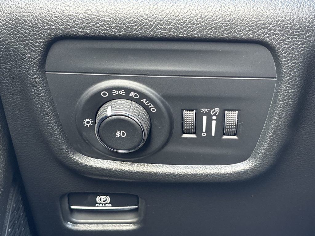 Thumbnail: 2026 Jeep Grand Cherokee - 28