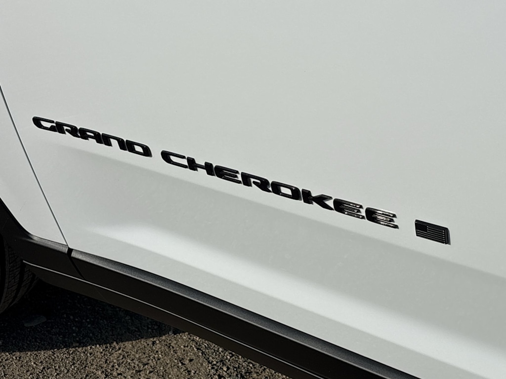 Thumbnail: 2026 Jeep Grand Cherokee - 7