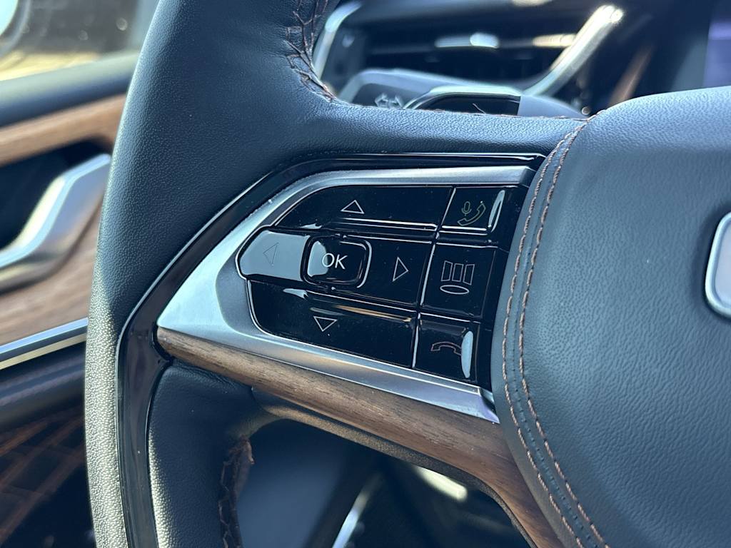 Thumbnail: 2023 Jeep Grand Cherokee - 32