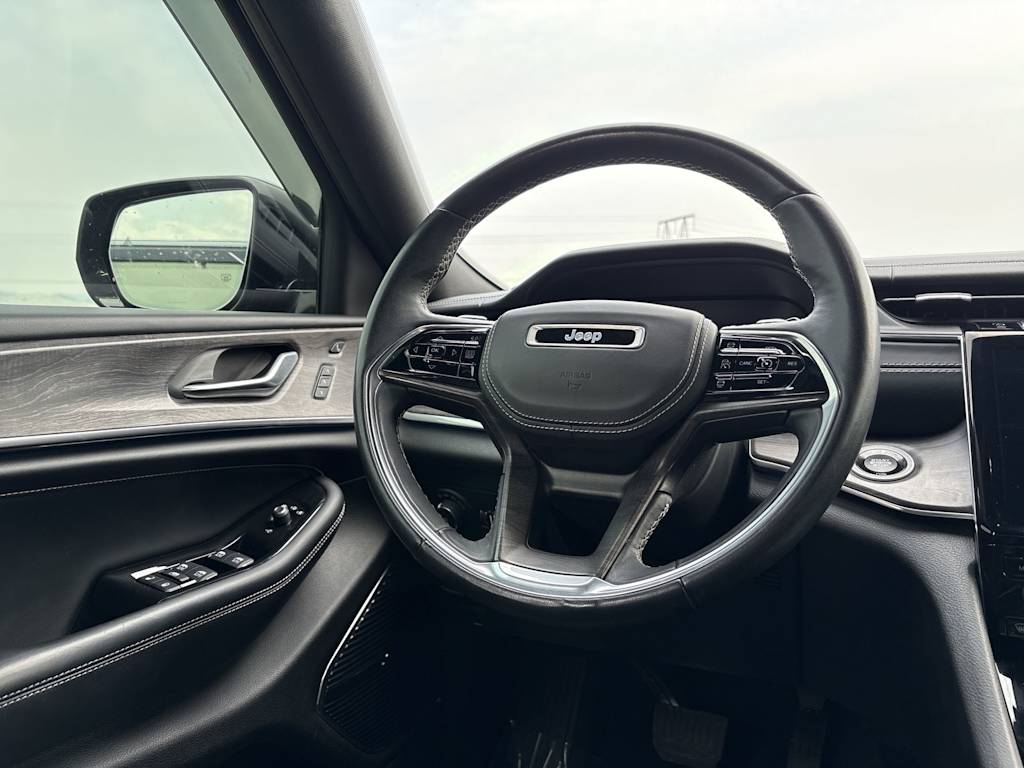 Thumbnail: 2022 Jeep Grand Cherokee L - 8