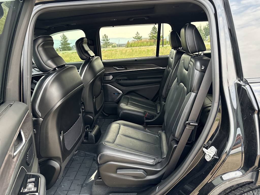 Thumbnail: 2022 Jeep Grand Cherokee L - 38
