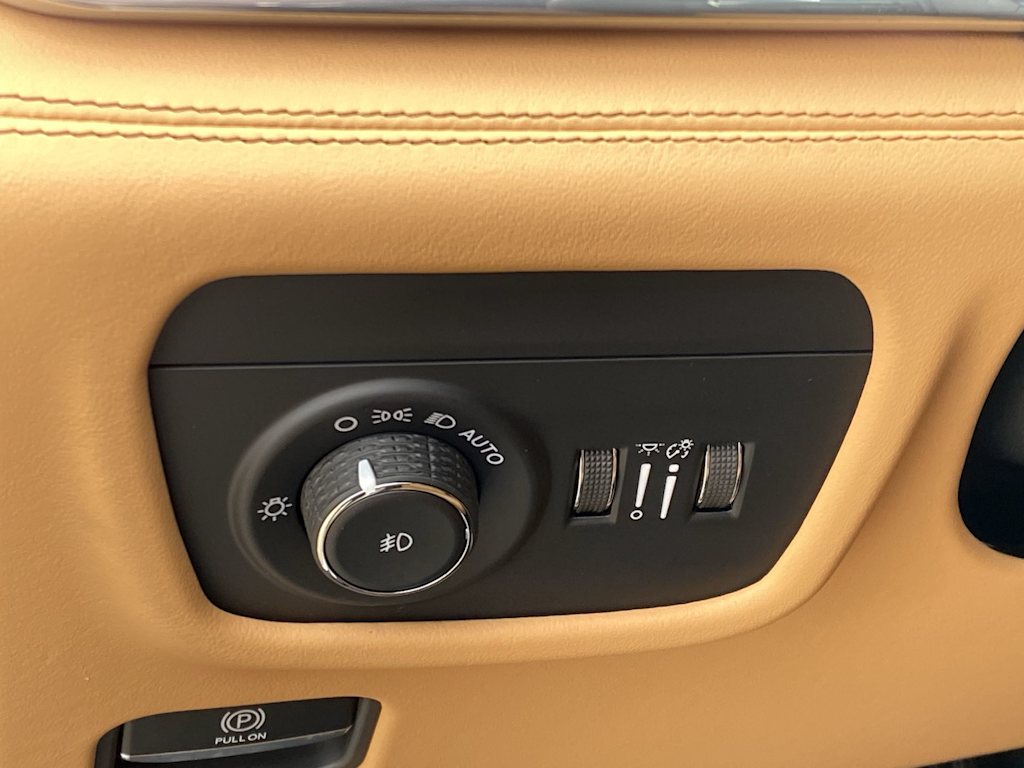 Thumbnail: 2026 Jeep Grand Cherokee L - 30