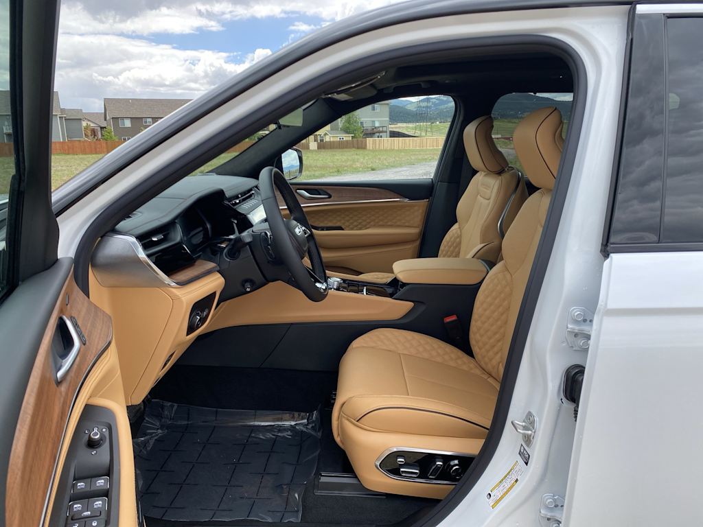 Thumbnail: 2026 Jeep Grand Cherokee L - 9