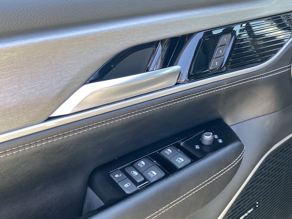 Thumbnail: 2026 Jeep Grand Wagoneer L - 26