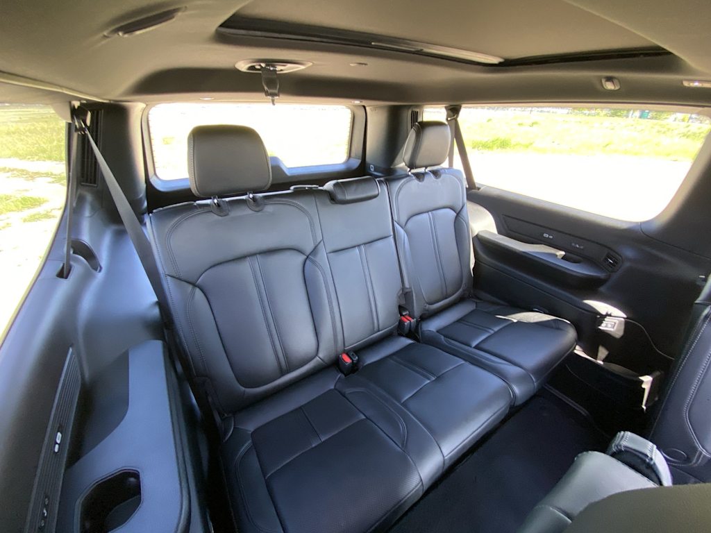 Thumbnail: 2026 Jeep Grand Wagoneer L - 40