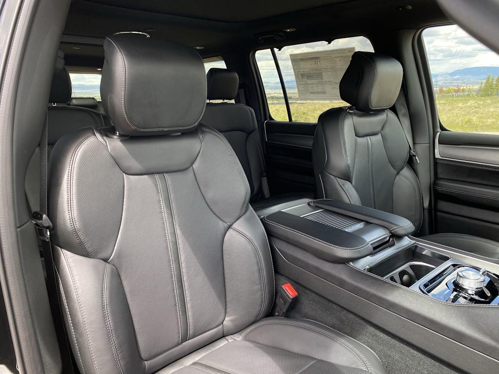 Thumbnail: 2026 Jeep Grand Wagoneer L - 10