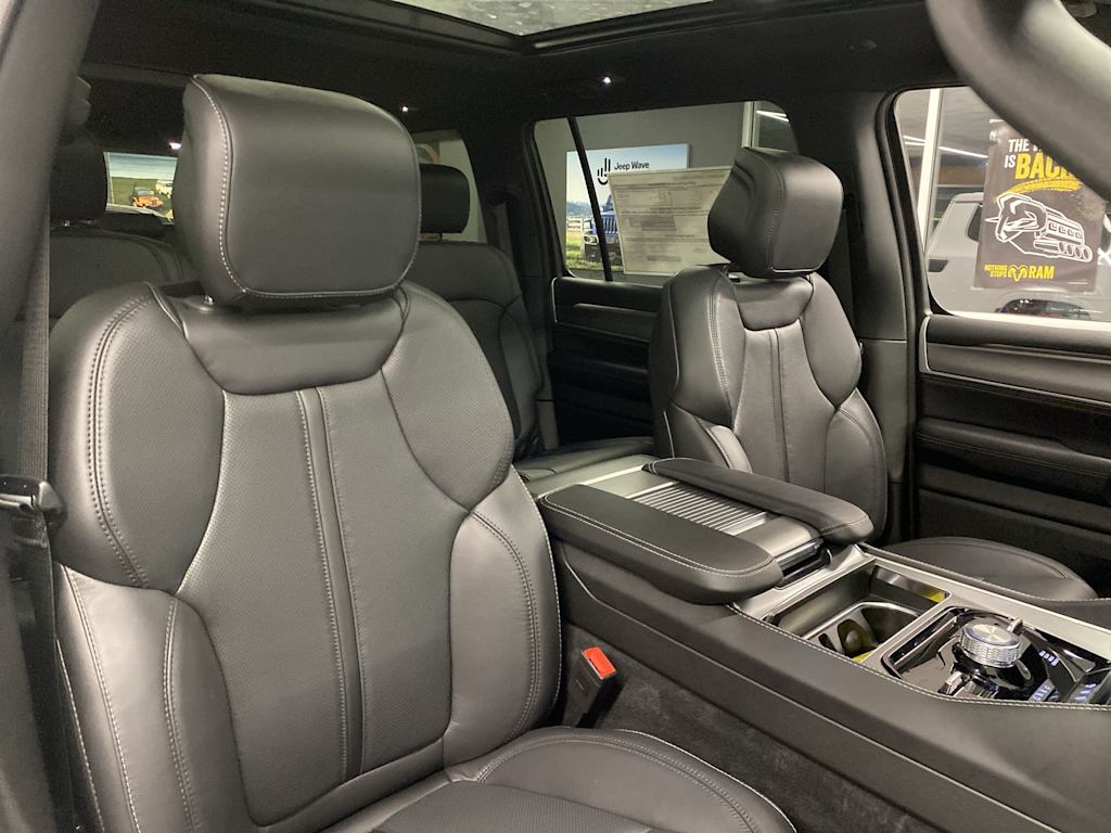 Thumbnail: 2025 Jeep Wagoneer - 7