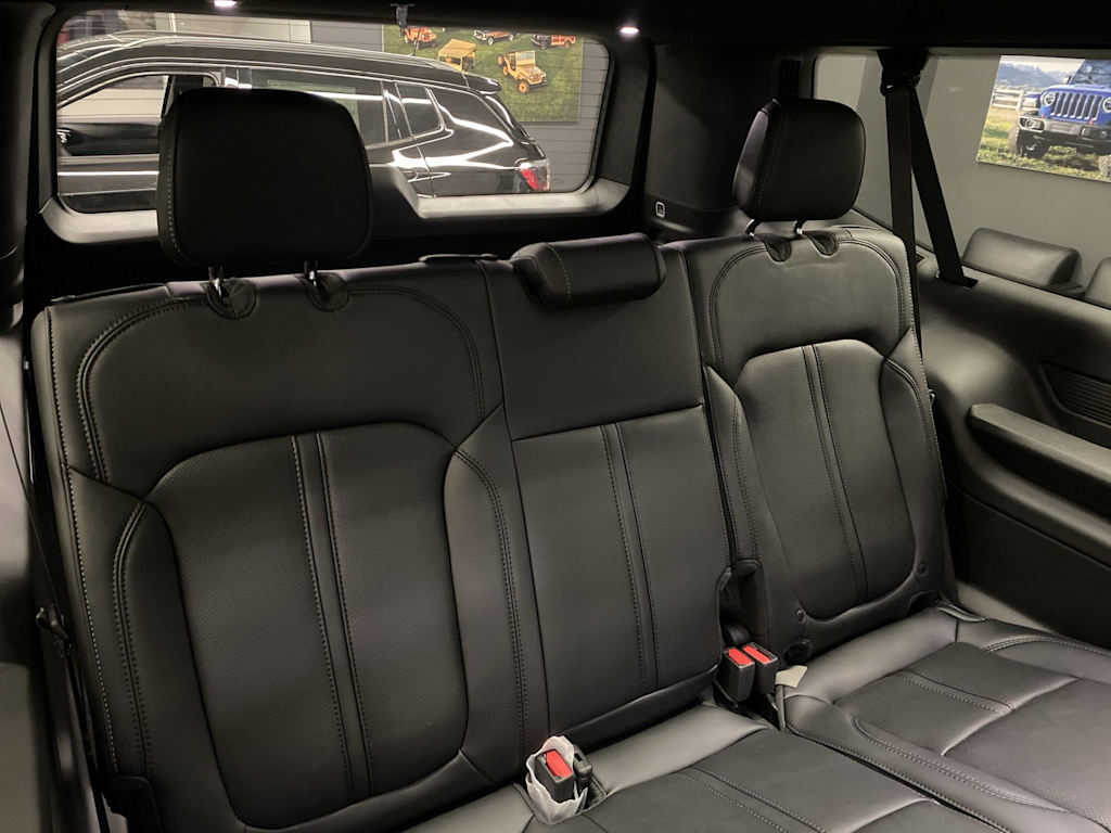 Thumbnail: 2025 Jeep Wagoneer - 8