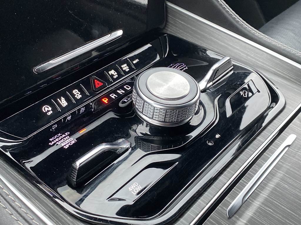 Thumbnail: 2024 Jeep Wagoneer - 20