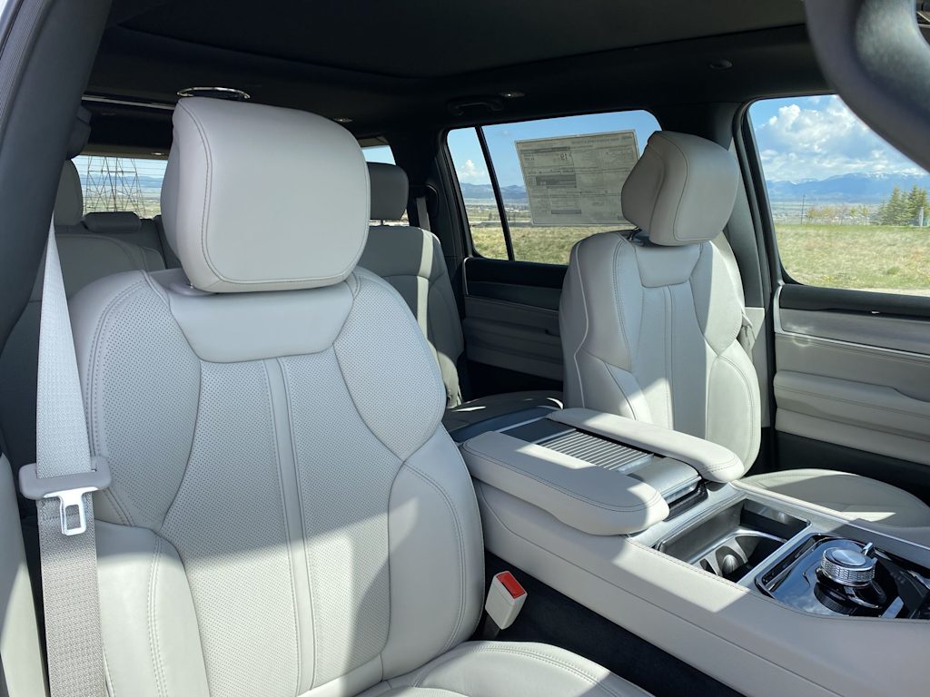 Thumbnail: 2026 Jeep Grand Wagoneer - 10