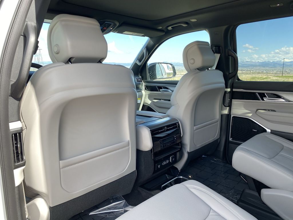 Thumbnail: 2026 Jeep Grand Wagoneer - 11