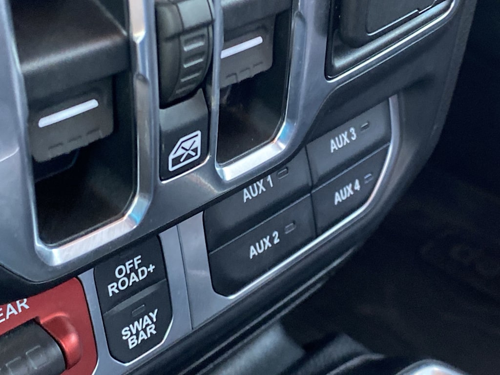 Thumbnail: 2020 Jeep Gladiator - 20