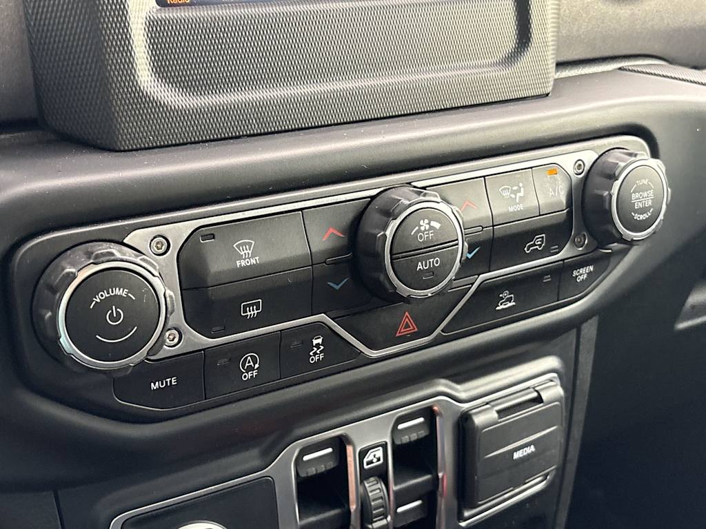 Thumbnail: 2021 Jeep Gladiator - 27