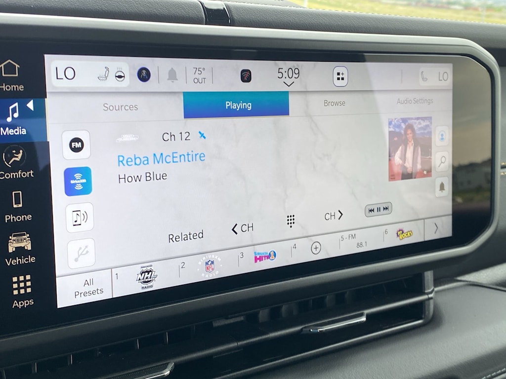 Thumbnail: 2025 Jeep Gladiator - 29