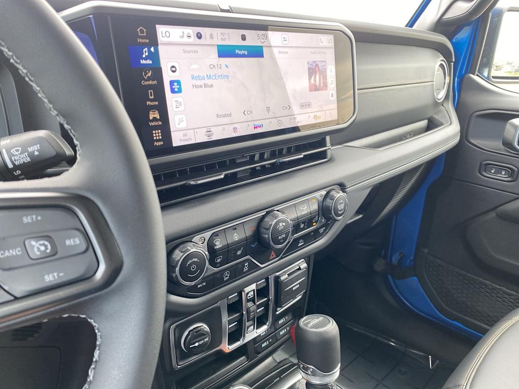 Thumbnail: 2025 Jeep Gladiator - 10