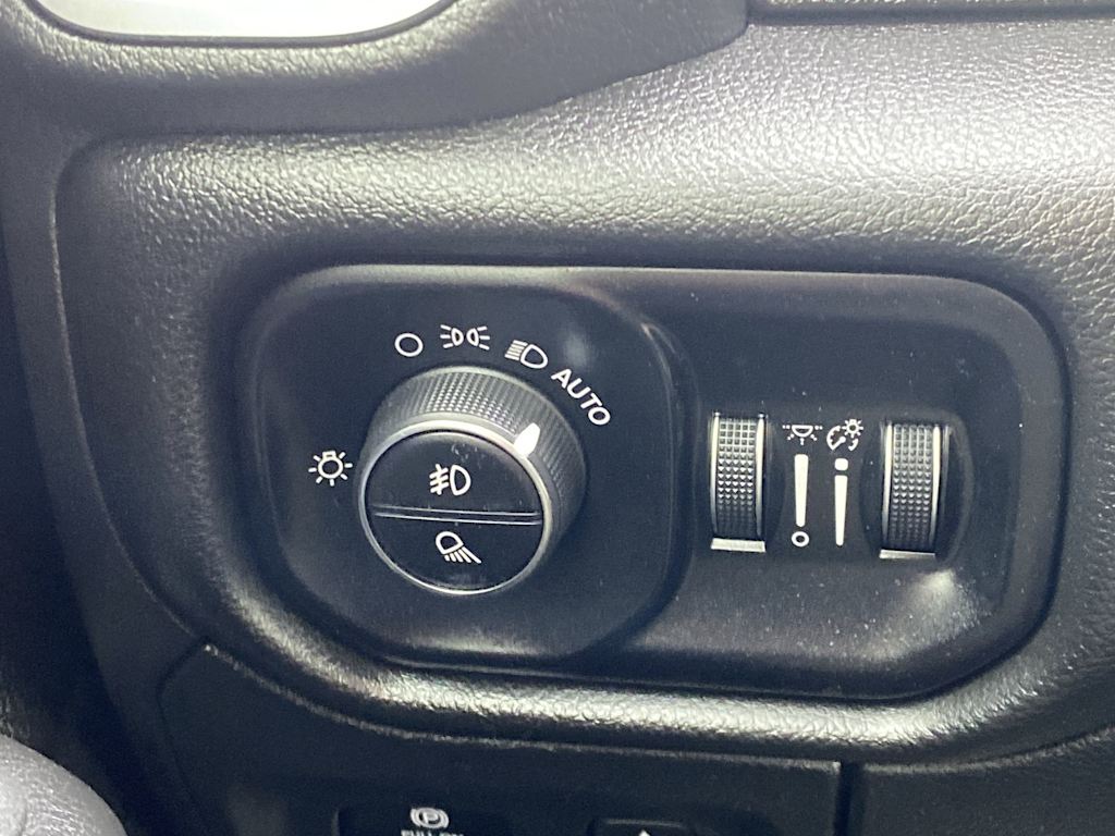 Thumbnail: 2025 RAM 1500 - 25