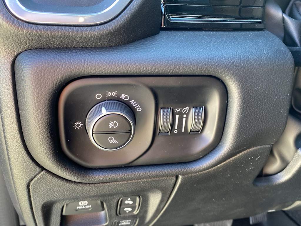 Thumbnail: 2026 RAM 1500 - 27