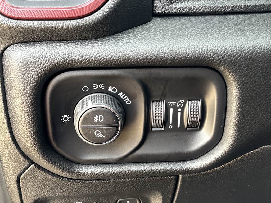 Thumbnail: 2025 RAM 1500 - 27
