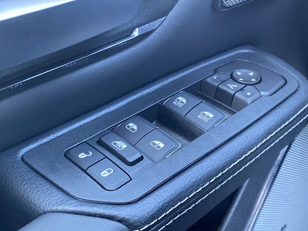 Thumbnail: 2026 RAM 1500 - 25
