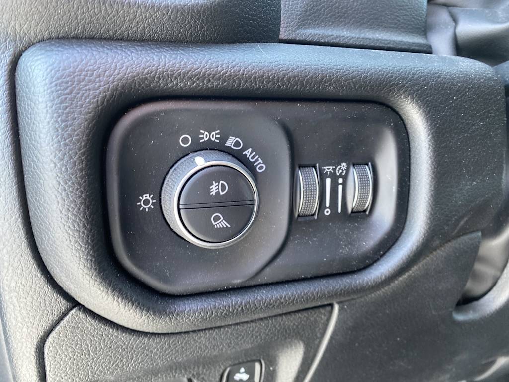 Thumbnail: 2025 RAM 1500 - 27