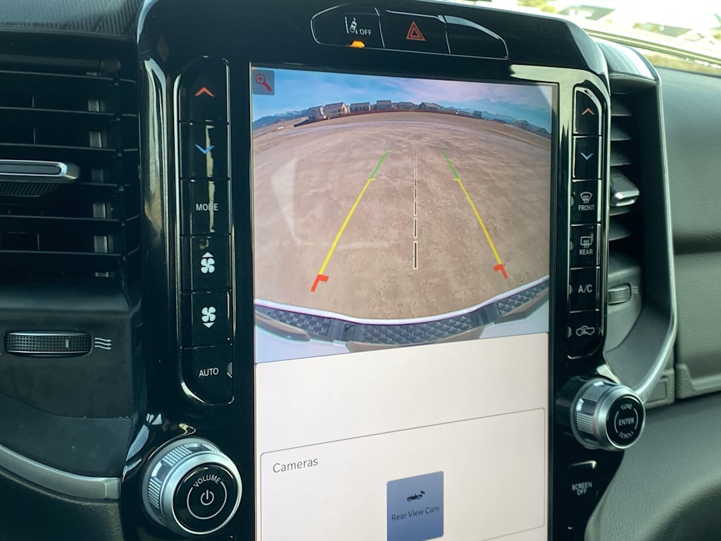 Thumbnail: 2025 RAM 1500 - 32