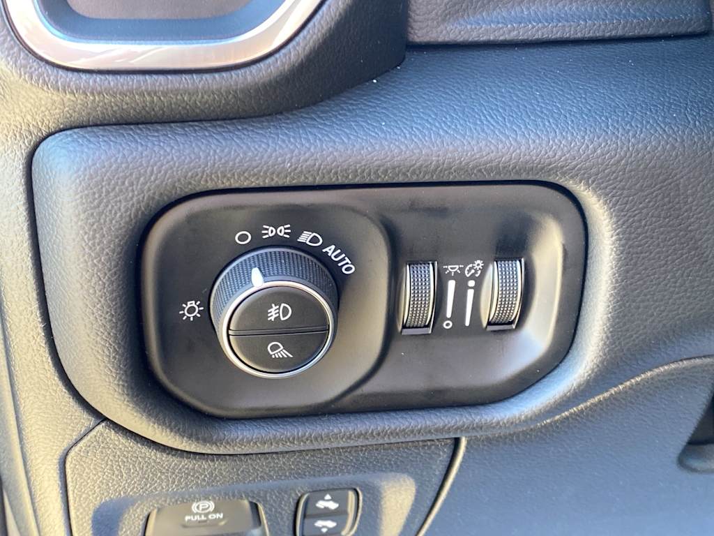 Thumbnail: 2026 RAM 1500 - 27