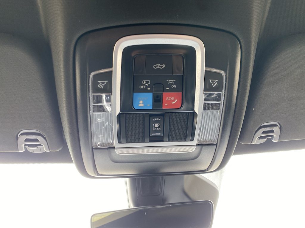 Thumbnail: 2026 RAM 1500 - 32