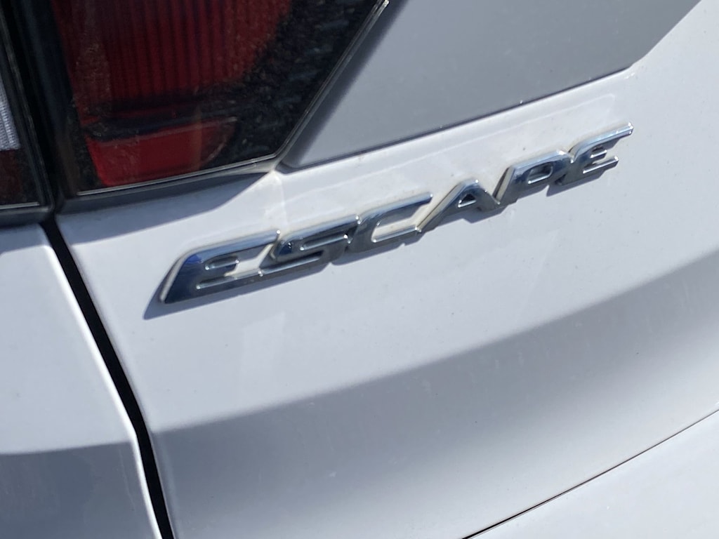 Thumbnail: 2017 Ford Escape - 6