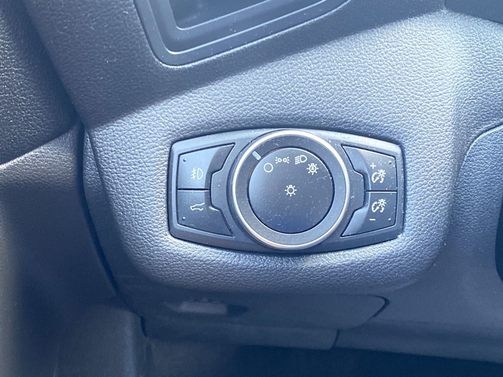 Thumbnail: 2017 Ford Escape - 28