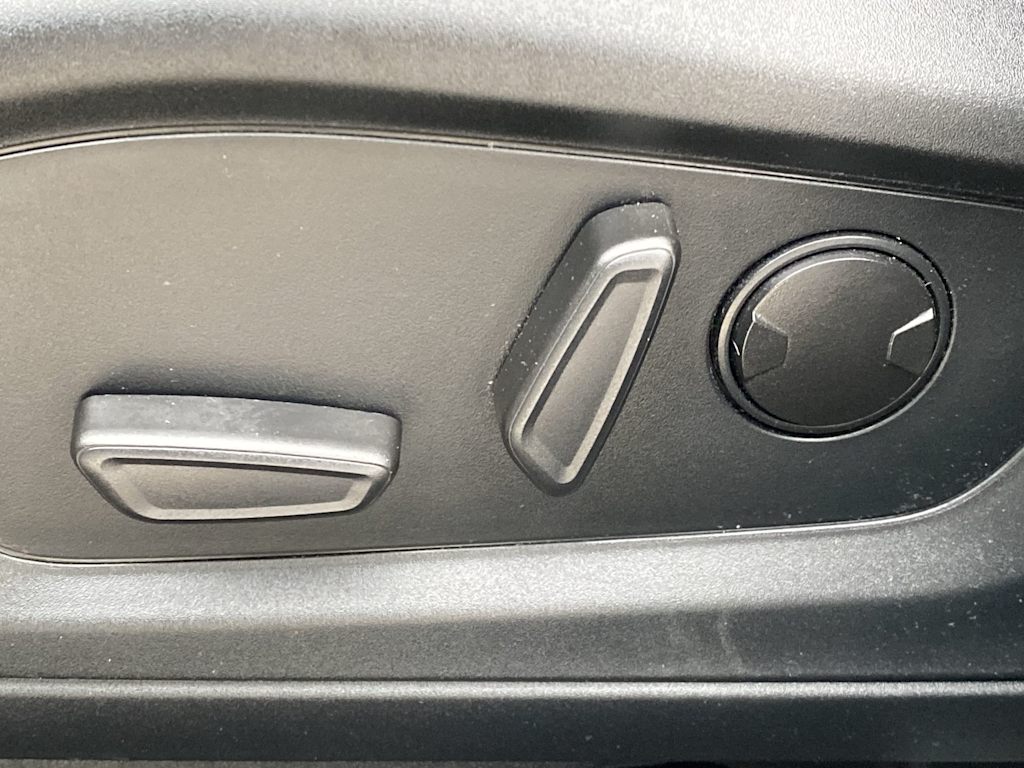 Thumbnail: 2022 Ford Explorer - 25